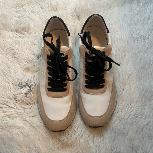 Banana Republic Leather Essential Sneaker - Picture 2 of 6